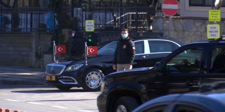 Testi negatife dönen Erdoğan, ilk kez konutundan çıktı