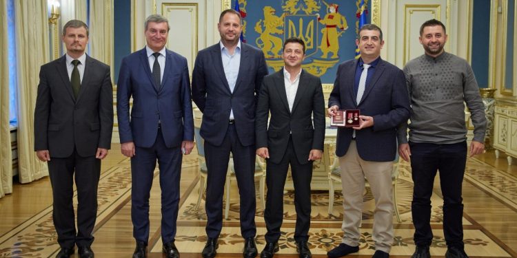 Baykar CEO’su Bayraktar’dan Zelenskiy’e: İyi ki senin gibi cesur bir adamı tanıdım