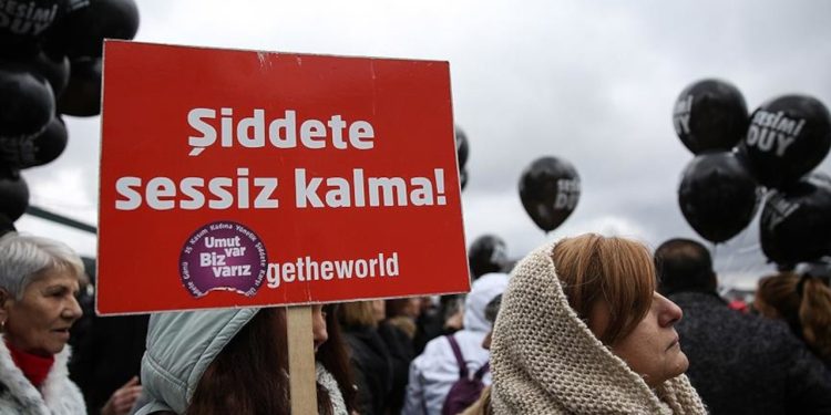Bebeğine çamaşır suyuyla şiddet uygulayan anneye 20 yıl hapis cezası