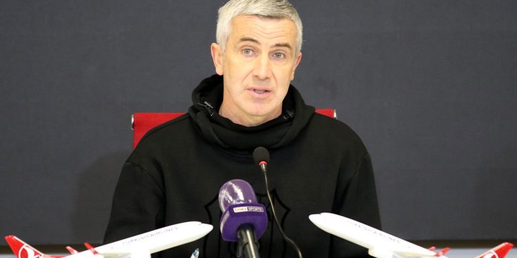 Beşiktaş Karaveli’yle yenilgiyi unuttu