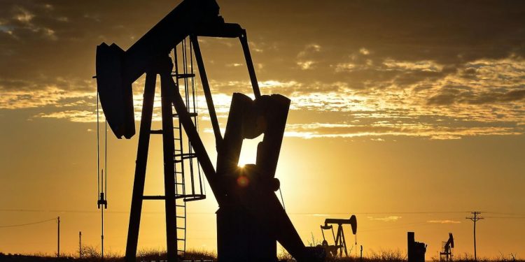 Brent petrolün varil fiyatı 130 doları aştı
