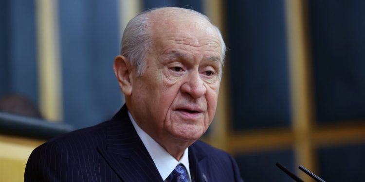 Devlet Bahçeli: Bizim belediye başkanımız depremde kayak yapmaz