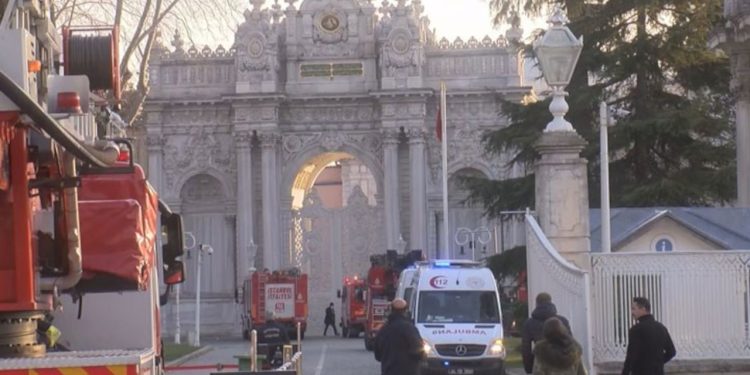 Dolmabahçe Sarayı’nın marangozhanesinde yangın çıktı