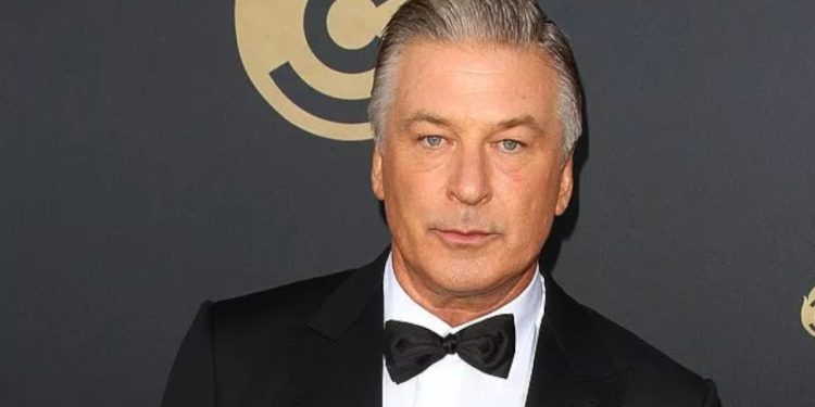 Film setindeki görüntü yönetmenini ‘yanlışlıkla’ vurarak öldüren Alec Baldwin, setlere dönüyor