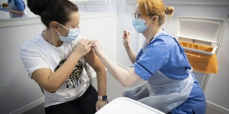 İtalya’da riskli gruplar için dördüncü doz mRNA aşısı tavsiye edildi