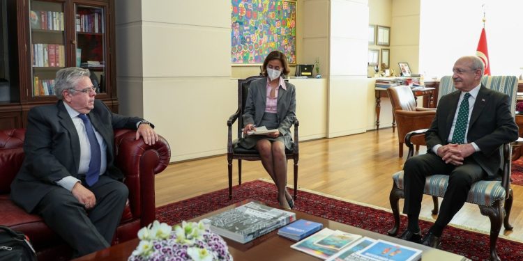 Kılıçdaroğlu, Avrupa Parlamentosu Türkiye Raportörü ile görüştü