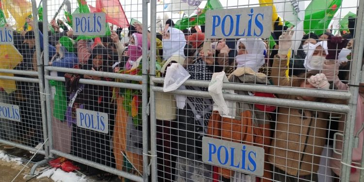 Newroz kutlamalarında barış çağrısı