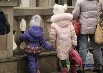 Polonya ve Slovakya sınırlarında suç örgütleri çocuk mültecileri hedef alıyor