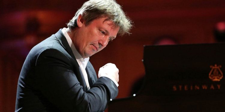 Rus piyanist Berezovski’den tepki çeken savaş açıklaması