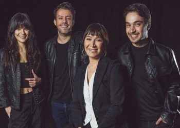 Salih Bademci ve Demet Akbağ aynı sahnede