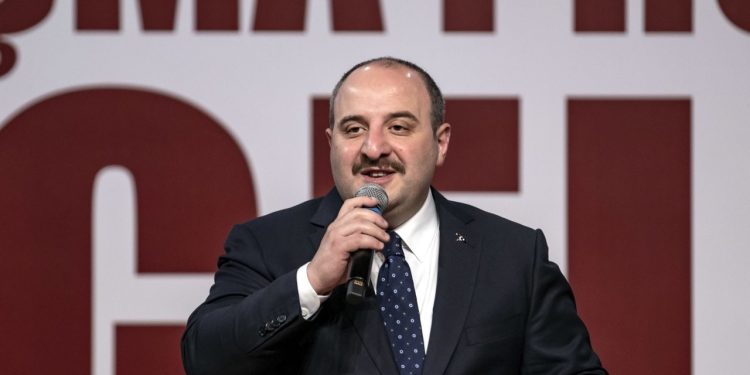 Bakan Varank: İstanbul Belediye Başkanı teröristleri tespit edip işten atabilirdi