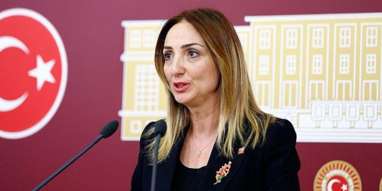 CHP’li Nazlıaka: Mezardaki kadınlar mahkemelerde tekrar öldürülüyor