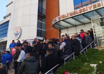 Çiğli Belediyesi işçilerinden toplu iş sözleşmesine tepki: Temsilci istifa