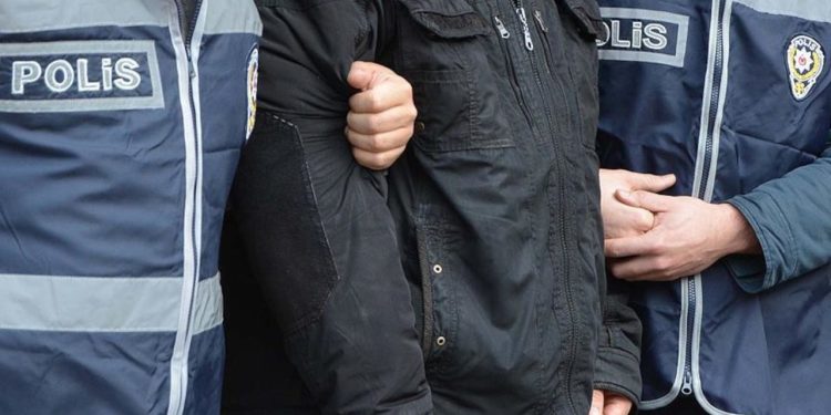 Diyarbakır’da ev baskınları: Çok sayıda kişi gözaltına alındı