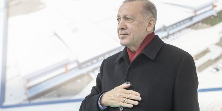 Erdoğan’dan gençlere: İnternet dikkatinizi dağıtabilir