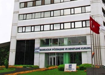 Gazeteci, sanatçı, ekonomist 33 kişiye beraat