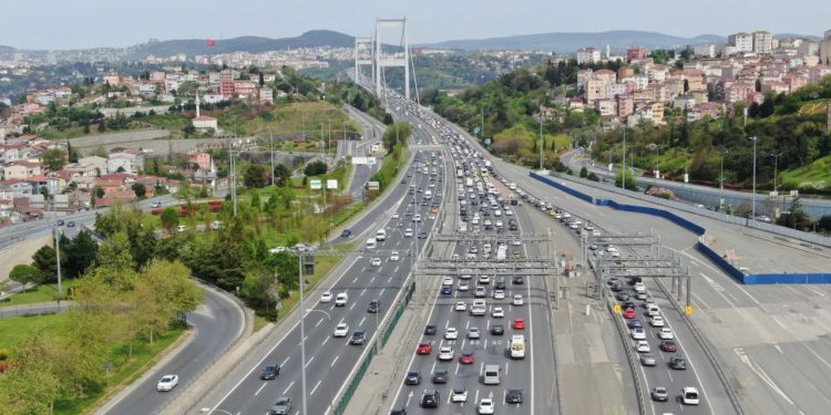 İstanbul’da bayram trafiği başladı: Gidiyorlar
