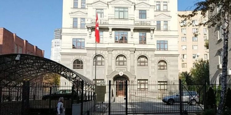 Türkiye’nin Kiev Büyükelçiliği yeniden başkente döndü