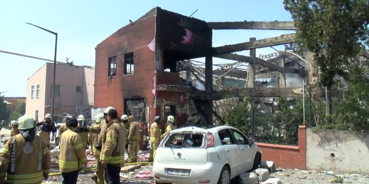 Tuzla’daki patlamada 2 gözaltı