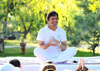 Yoga eğitmeni Manaf’a ‘hakaret’ten yargılanan avukatlara beraat