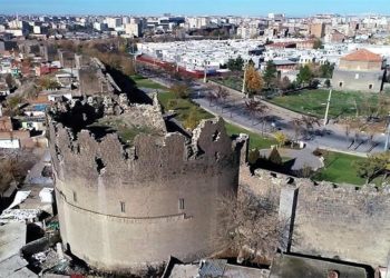 Ailesi HDP önünde eylem yapıyordu: Öcalan için kendini ateşe veren Akar vefat etti