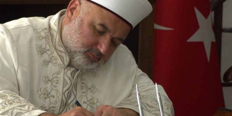Kuzey Kıbrıs’ta ‘Din İşleri Başkanı’ protestosu: ‘Bunu benden MİT istedi’